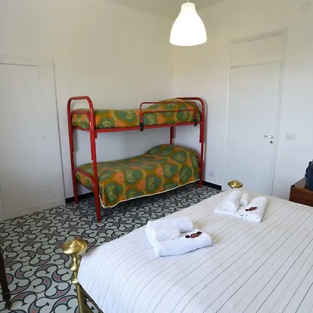 Casa Magnolia بيت للعطل كاستلبونو